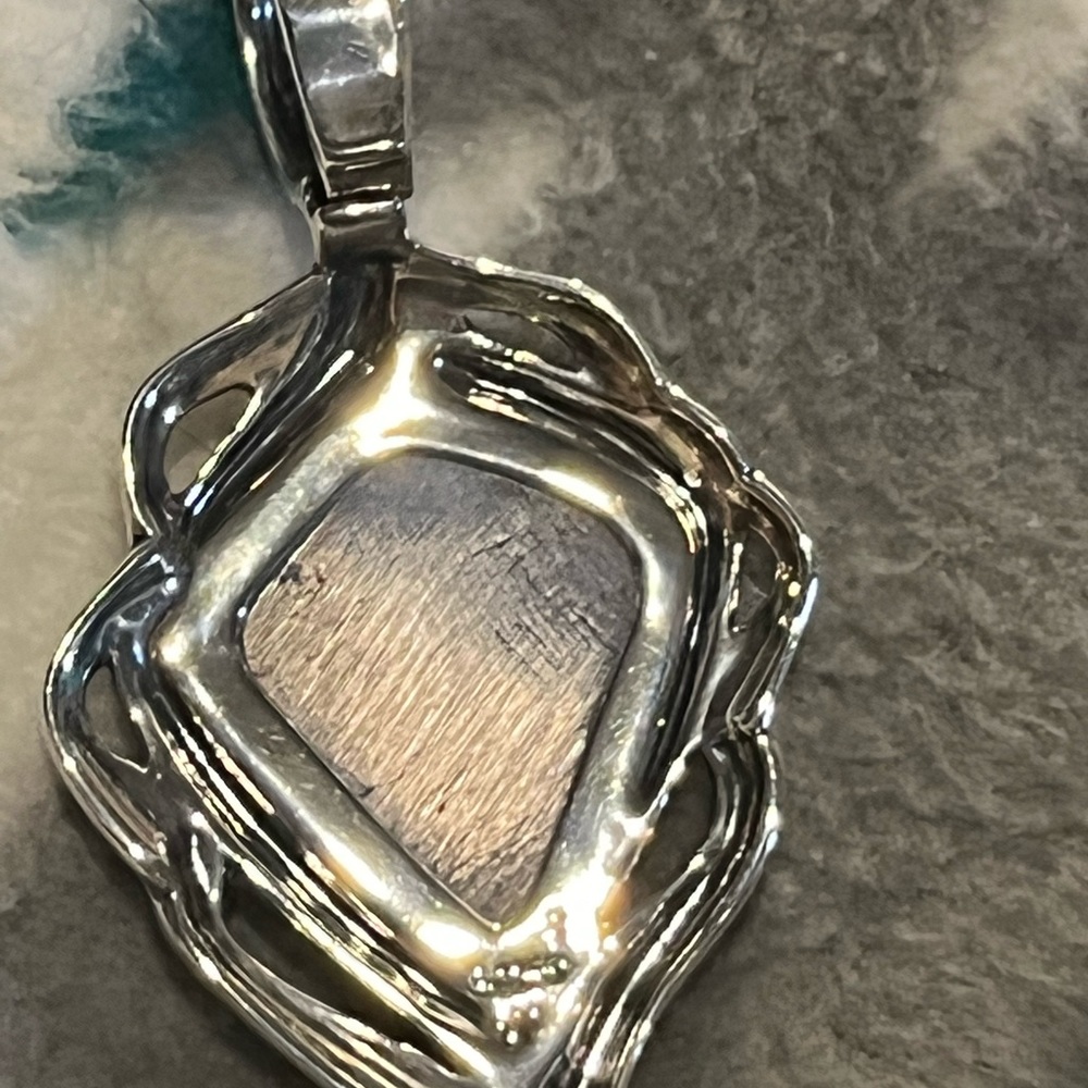 Beautiful Carolyn Pollack Relias moonstone pendant!